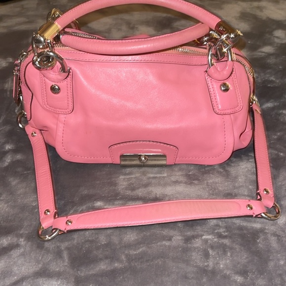 Coach Purse, pinkish salmon, divine soft coach leather , not a cheap bumpy one! - Picture 6 of 8